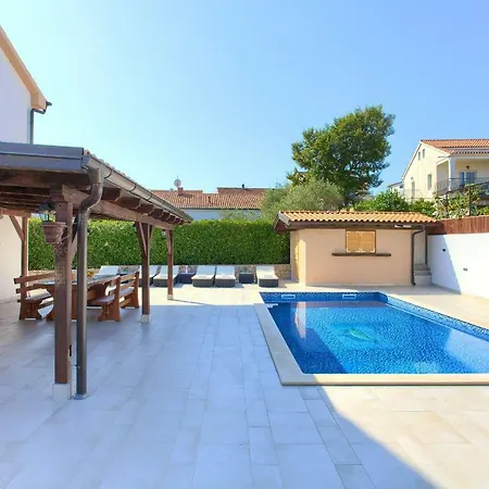 Tereza Holiday home Malinska