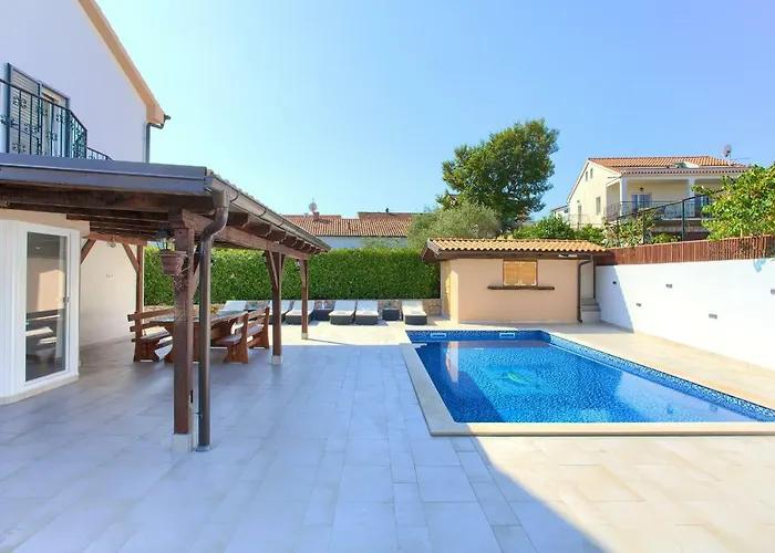 Tereza Holiday home Malinska